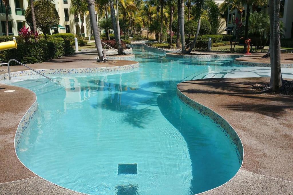 Slice Of Paradise At Aquatika Loiza Luaran gambar